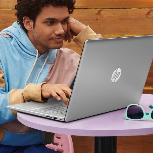 HP 17-cn0102na Intel® Core™ i3 i3-1115G4 Laptop 43.9 cm (17.3") Full HD 8 GB DDR4-SDRAM 128 GB SSD Wi-Fi 5 (802.11ac) Windows 11 Home in S mode Silver