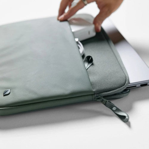 Incase A.R.C. Sleeve for With ReSpun 100% Recycled Polyester for 16-inch Laptop (M1-M4, 2021-2024)