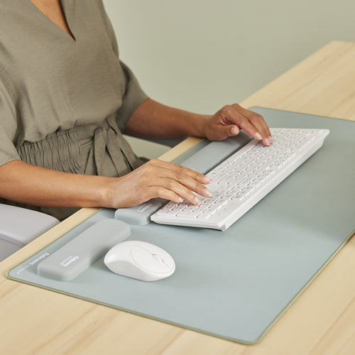 Fellowes Keyboard Wrist Rest Breyta Keyboard Wrist Support with Antibacterial Protection Ergonomic Wrist Support Sage