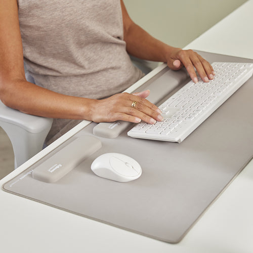 Fellowes Keyboard Wrist Rest Breyta Keyboard Wrist Support with Antibacterial Protection Ergonomic Wrist Support Sand