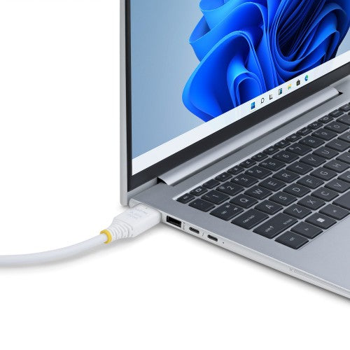 StarTech.com 6ft (1.8m) Premium Certified High Speed HDMI Cable, 4K 60Hz/1440p 144Hz, HDR10/HDCP 2.2/ARC, 18Gbps, UHD HDMI 2.0 Cord for TV/Monitor/Display, TPE Jacket, White