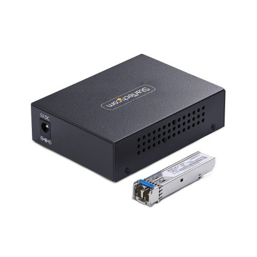 StarTech.com Single-Mode (SM) LC Fiber Media Converter for 10/100/1000 Networks, Standalone Gigabit Ethernet to Fiber Converter, 40km - TAA